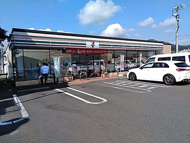 コンビニ　セブンイレブン 清水由比店（コンビニ）まで857m