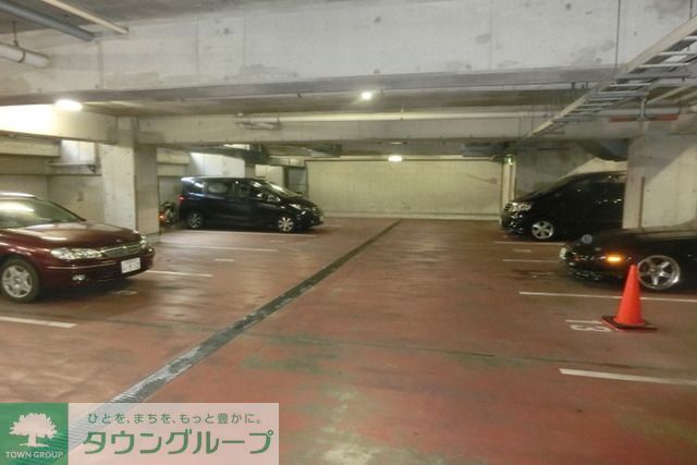その他共有部分　地下駐車場完備