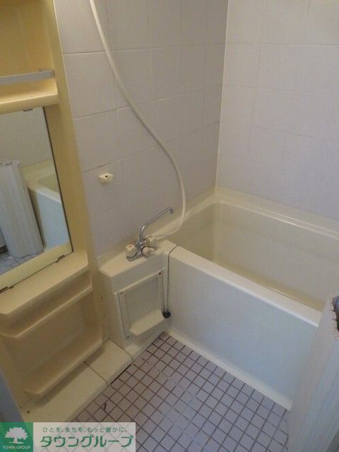 バス・シャワールーム　綺麗なお風呂ですね。