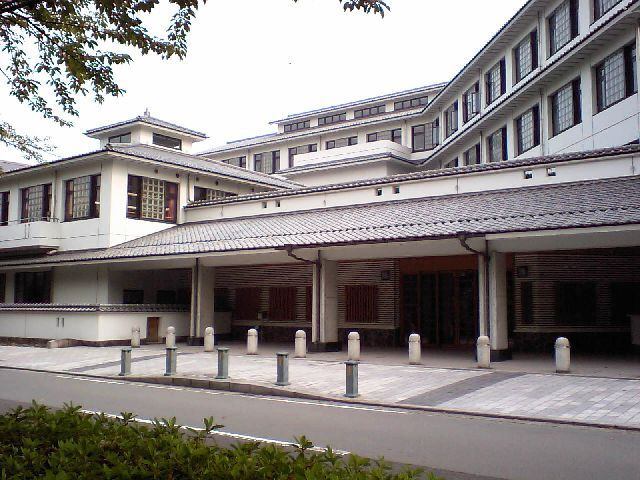 小学校　小田原市立三の丸小学校（小学校）まで559m