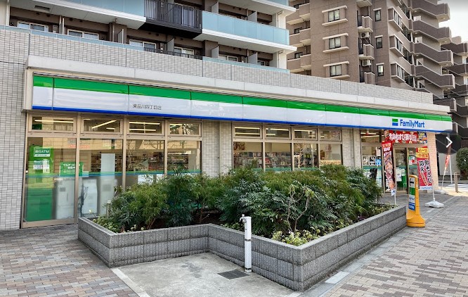 コンビニ　ファミリーマート 東品川四丁目店（コンビニ）まで371m