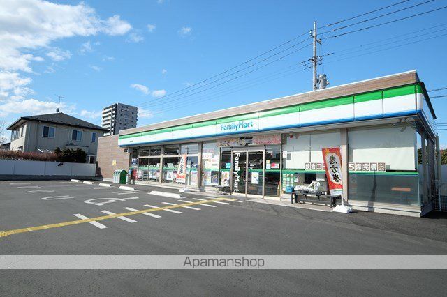 コンビニ　ファミリーマート（コンビニ）まで613m