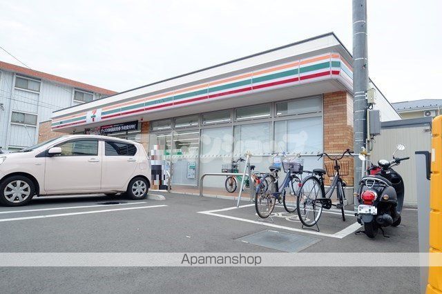 コンビニ　セブンイレブン（コンビニ）まで330m