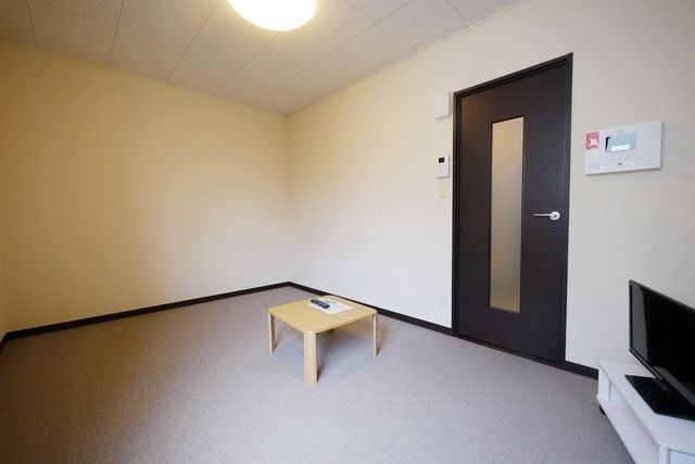 レオネクスト那由多の居間写真