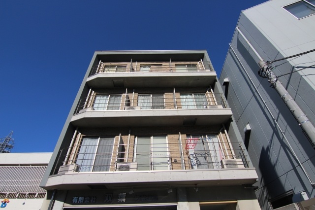 建物外観　2003年完成オートロックマンション♪