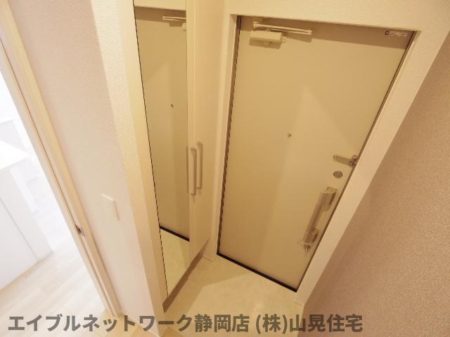 玄関　シンプルで使いやすい玄関です