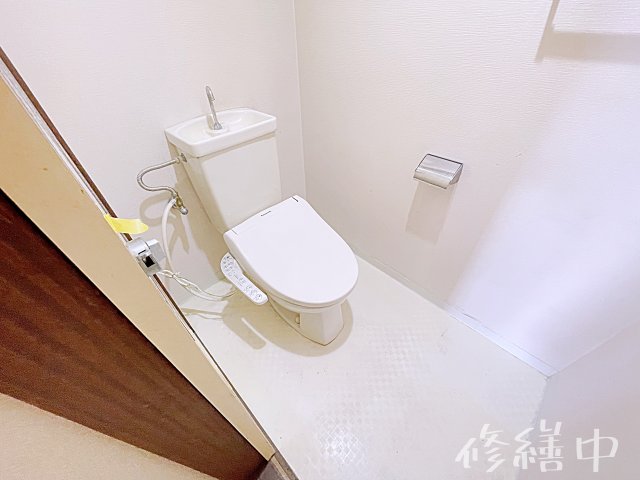 地下鉄桜通線 瑞穂区役所駅 徒歩3分 10階建 築40年のトイレ写真