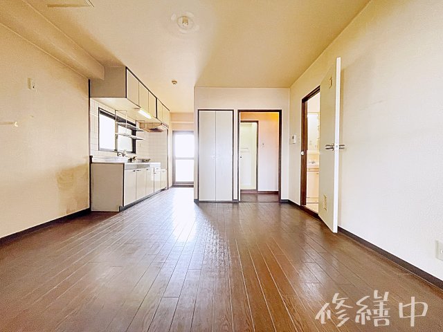 地下鉄桜通線 瑞穂区役所駅 徒歩3分 10階建 築40年の居間写真