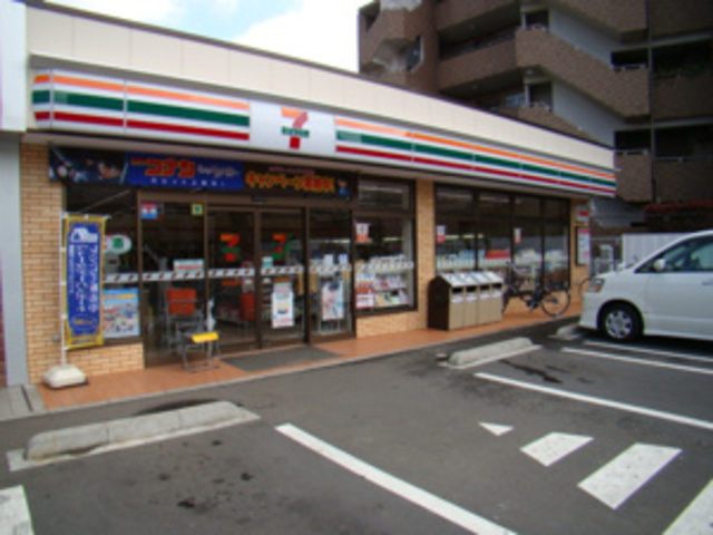 コンビニ　セブンイレブン練馬南大泉富士街道店（コンビニ）まで155m