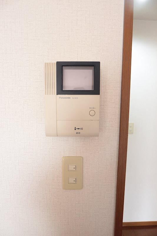 セキュリティ　ドアを開ける前に来客者の顔を確認できます。
