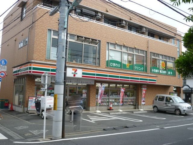 コンビニ　セブンイレブン（コンビニ）まで214m