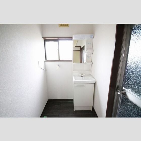 四日市市東坂部町戸建の内装写真