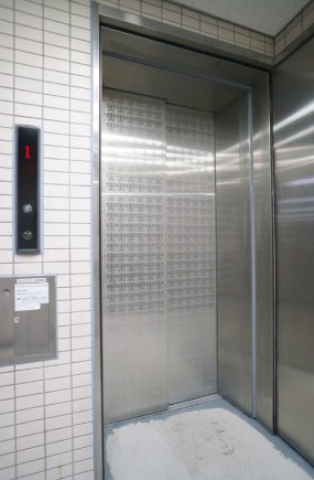 その他共有部分　エレベーター完備。
