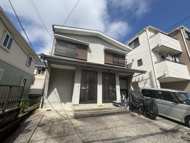 建物外観　ファミリーにおすすめの3DKテラスハウス♪