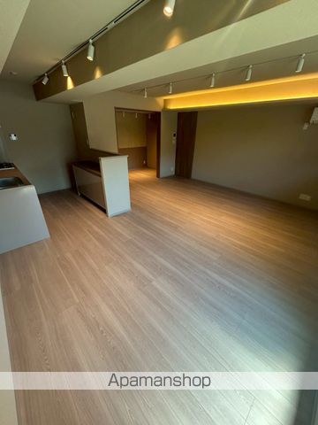 ＪＲ中央線 高円寺駅 徒歩8分 3階建 築1年の居間写真