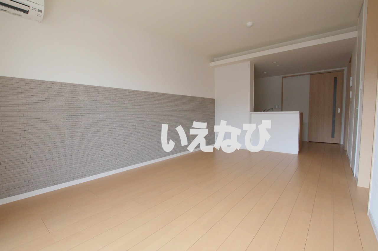 居室・リビング　同じ物件の違う部屋の写真です。