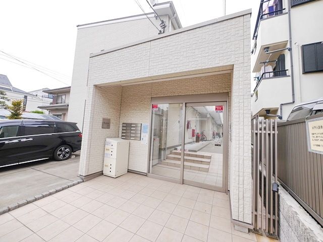 グリーンライン 高田駅 徒歩8分 2階建 築16年の外観写真