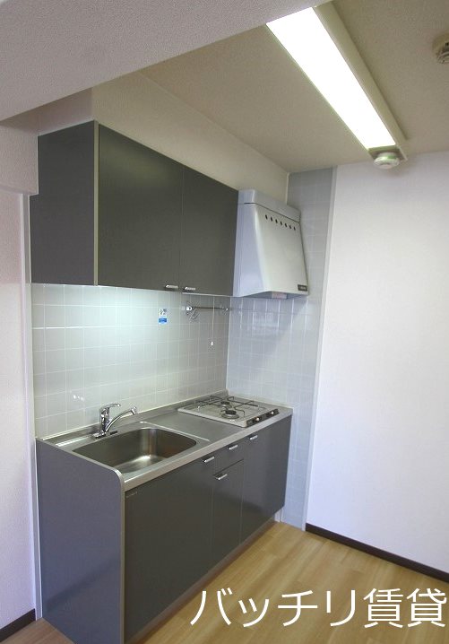 キッチン　＊画像は別部屋の為イメージ、現状を優先致します。