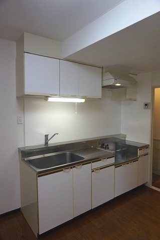 東京メトロ東西線 西葛西駅 徒歩2分 5階建 築37年のキッチン写真