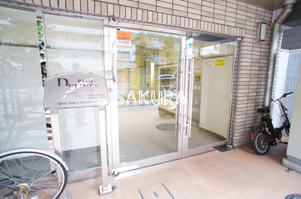 エントランス　管理の行き届いたエントランスです♪