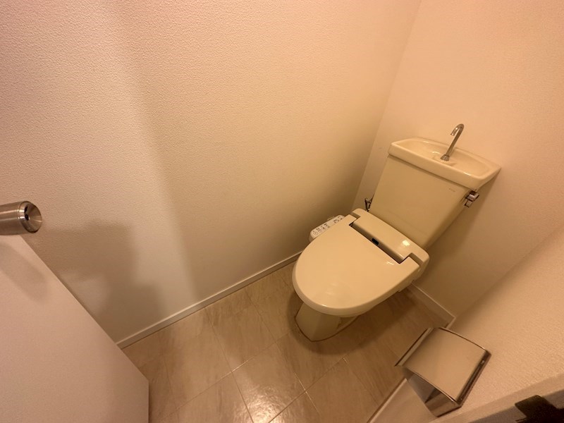 ＪＲ東海道本線 芦屋駅 徒歩2分 5階建 築38年のトイレ写真