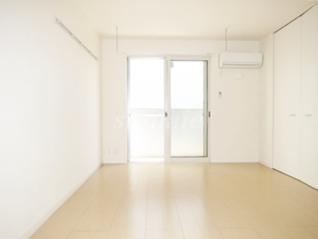 居室・リビング　明るいお部屋です☆