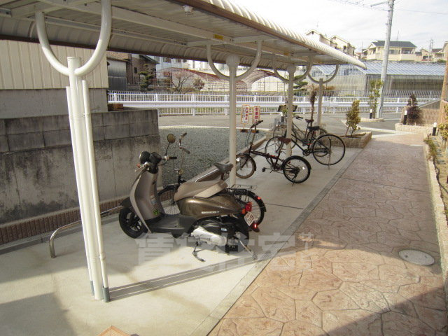 南海泉北線 深井駅 徒歩25分 3階建 築18年の外観写真