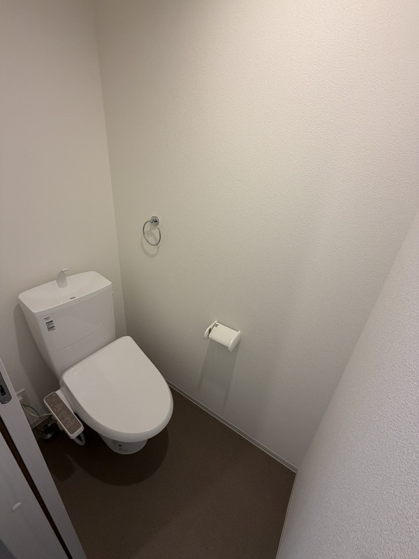 ＪＲ中央線 西八王子駅 徒歩7分 3階建 築1年のトイレ写真