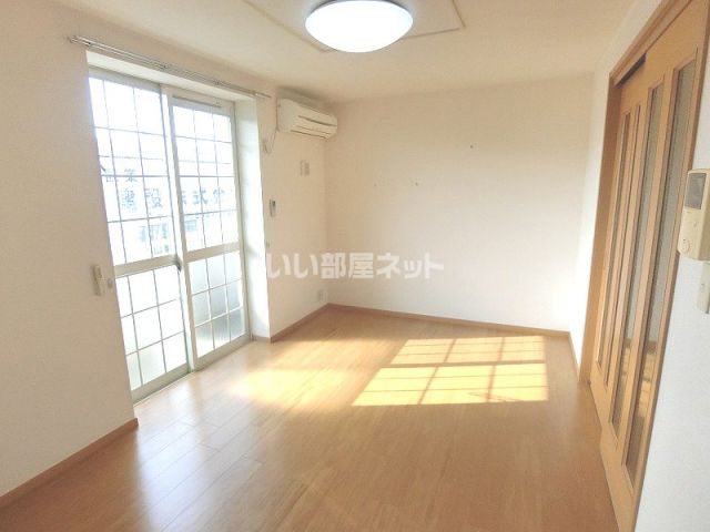 Belle Alice Aの居間写真