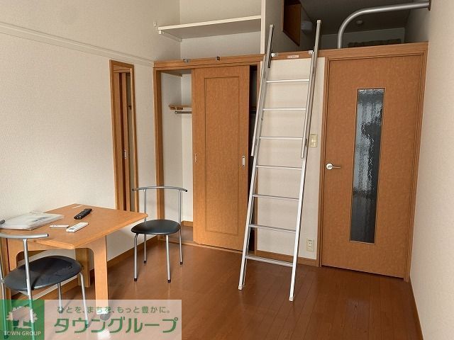 京成本線 勝田台駅 徒歩12分 2階建 築19年の居間写真