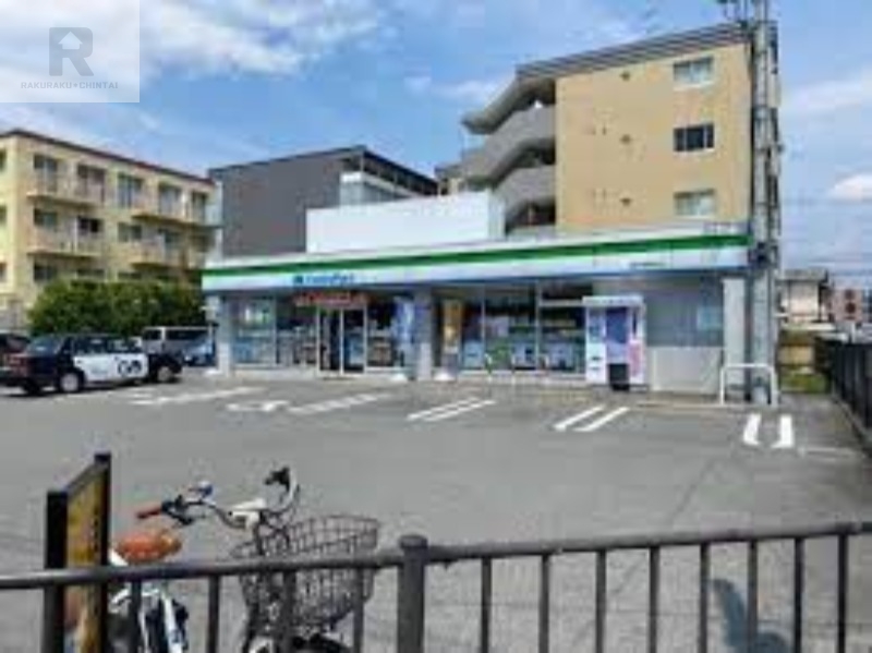 コンビニ　ファミリーマート豊中長興寺北店（コンビニ）まで349m