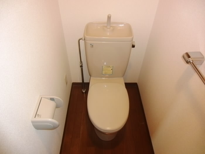 京王新線 幡ケ谷駅 徒歩12分 9階建 築28年のトイレ写真