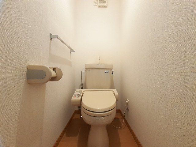 トイレ　清潔感のあるトイレです