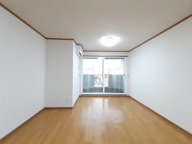 居室・リビング　ゆったり過ごせる居間です