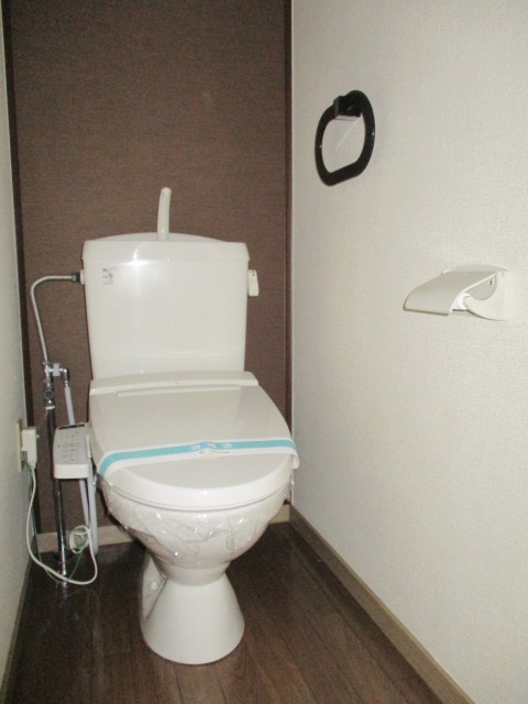 トイレ　トイレ多機能便座付