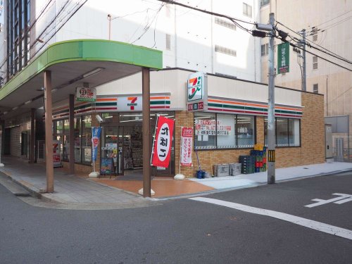 【プレサンス堺筋本町駅前シェルのコンビニ】