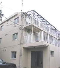 横浜市神奈川区白幡西町のマンションの建物外観