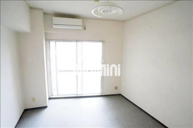 居室・リビング　明るいお部屋です