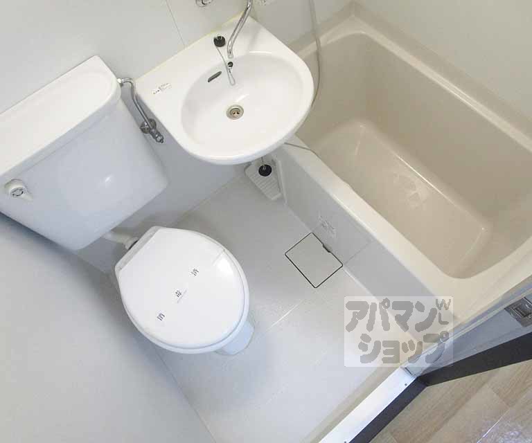 バス・シャワールーム　３０１号室の写真です。