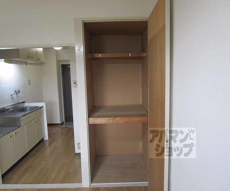 収納　３０１号室の写真です。