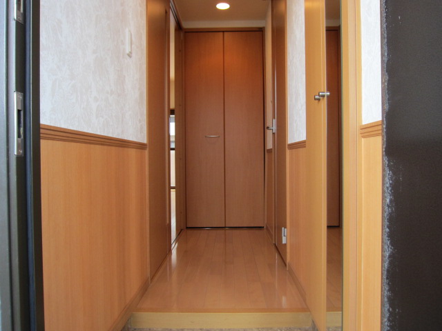 玄関　同タイプの参考写真です。
