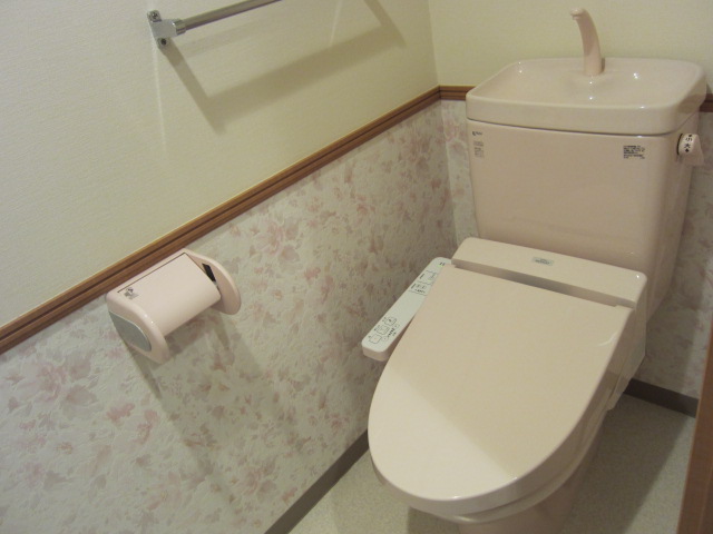 トイレ　同タイプの参考写真です。