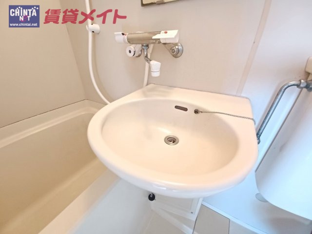 【鈴鹿市若松北のマンションの洗面設備】
