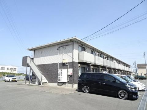 松阪市久保町のアパートの建物外観