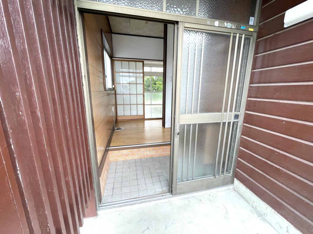 角渕貸家の玄関写真