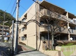 【神戸市灘区箕岡通のマンションの建物外観】