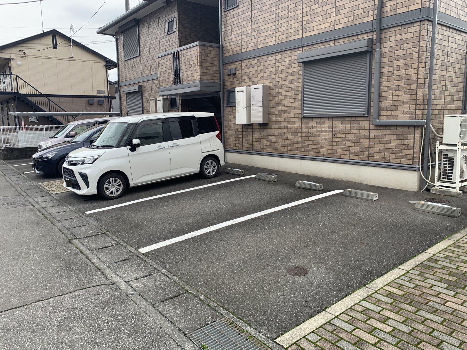 駐車場　敷地内駐車スペース