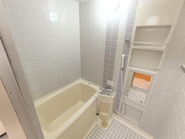バス・シャワールーム　日々の暮らしに欠かせないお風呂です