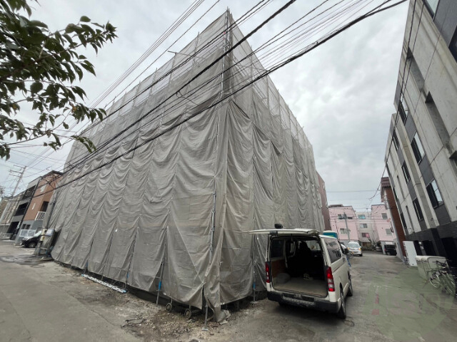 【札幌市中央区南八条西のマンションの建物外観】