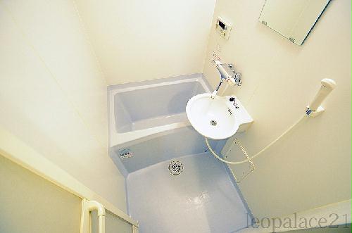 バス・シャワールーム　同タイプの写真です。